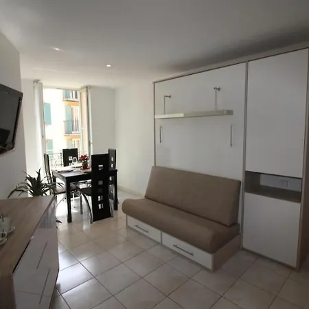 Apartamento A 2 Pas De La Place Du Pin Et Port! Nice
